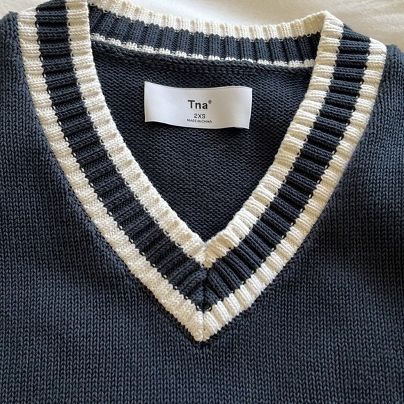 TNA Aritzia Blue White Sweater Vest, Black Crop Top Sunday Best. 2XS/S Lot of 3 - Picture 3 of 12